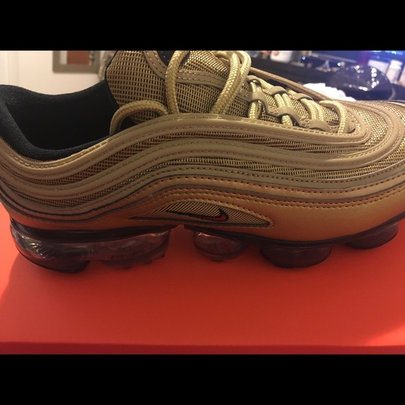 nike vapormax gold 97